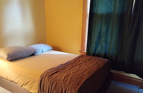 Galesburg Apartment | Affordable Accommodation, few minutes from US Postal Office, Main Street