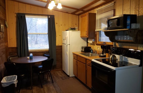 Huntingdon Cabin | Affordable cabin near Raystown Lake, minutes from Seven Points & Allegrippas Tr