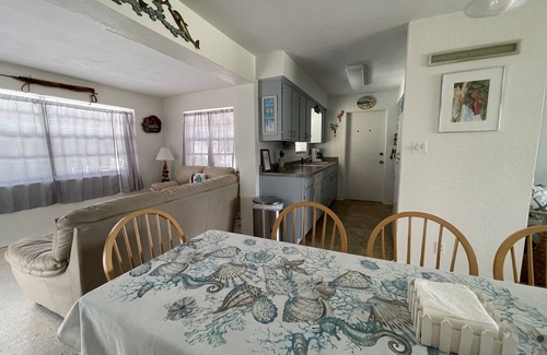 Aqua Vista Circles House | Affordable Pool & Beach Cottage, Second Home from Beach, 400 feet to the beach