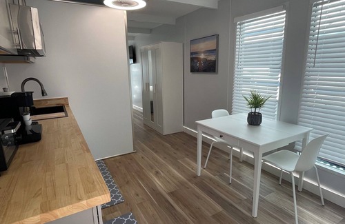 Riverside Park Boat Rental | π€ Affordable Waterfront Houseboat Oasis in Fort Lauderdale π
