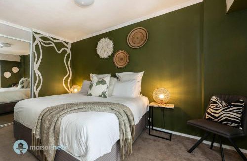 Surry Hills Apartment | African Inspired Oasis Surry Hills Walk To Sydney