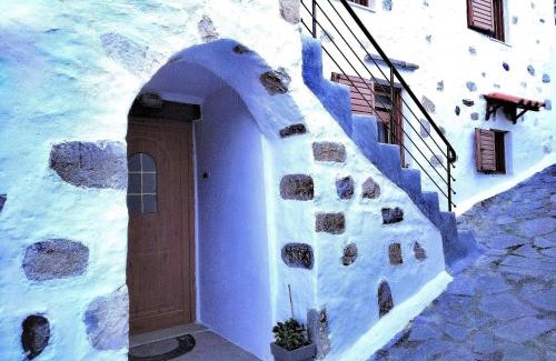 Yianniou Villa | Afroditi Traditional Villa