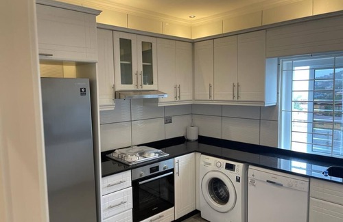 Freetown Apartment | After 5 Apartment 3, 2 spacious en-suite bedrooms