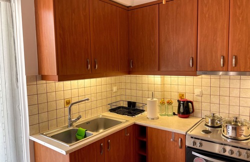 Ampelokipoi Apartment | Ageliki's Athens Centre 2BDRM & Parking