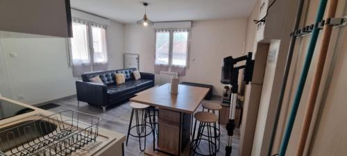 Oyonnax Apartment | Agréable maisonnette à proximité du centre-ville