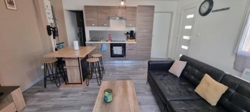 Oyonnax Apartment | Agréable maisonnette à proximité du centre-ville