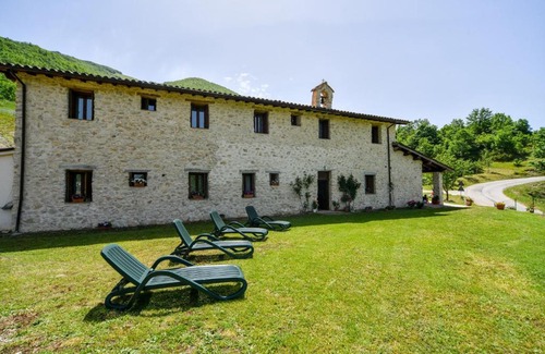 Cascia House | AGRITURISMO LA VALLE DEI BRONZETTI
