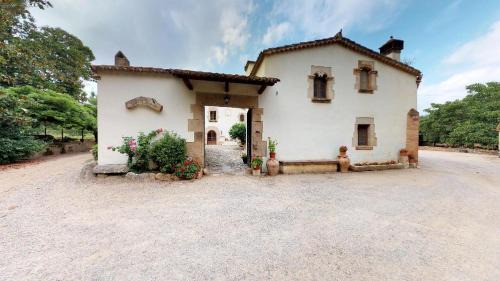 Santa Eulalia de Roncana Apartment | Agroturisme Can Burguès