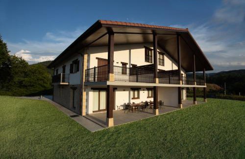 Urnieta House | Agroturismo Basitegi