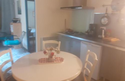 St Gervais sur Mare House | Agua de Estrellas