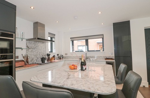 Holworth Cottage | Agua de Plata, 16 Wakeling Island, Silverlake