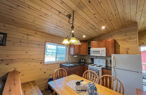 Magnetawan Cottage | Ahmic Lake Resort's 3-Bedroom Cottage (Black Bear Cottage)