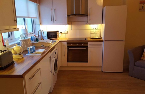 Carrickfergus Apartment | Ahoy3 apartment Carrickfergus (Front-line Sea-views!)