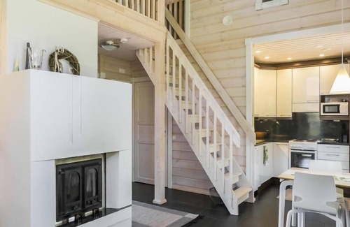 Syote House | Aihki Pine Cottage by Interhome