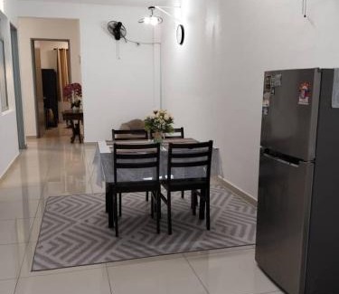 Lumut House | Aima Homestay Teluk Senangin
