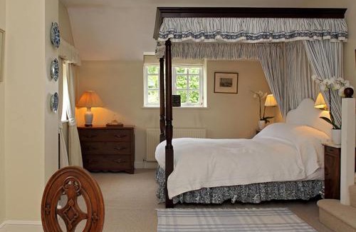 Chipping Norton House | Aintree Cottage