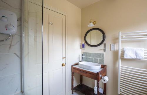 Chipping Norton House | Aintree Cottage