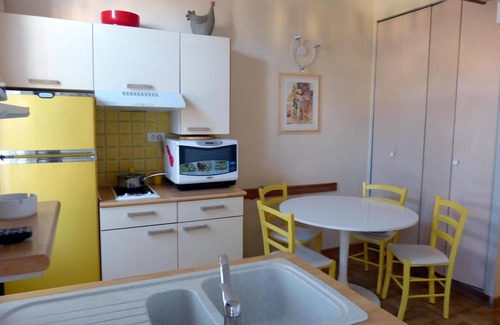 Les Sablettes Apartment | AIR-CONDITIONED STUDIO 10 M BEACH SAND FINE SANDS