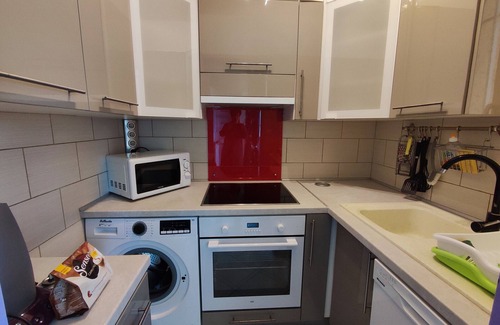 Argeles Plage Apartment | Air-Conditioned Apartment with Parking, 450m from Beaches
