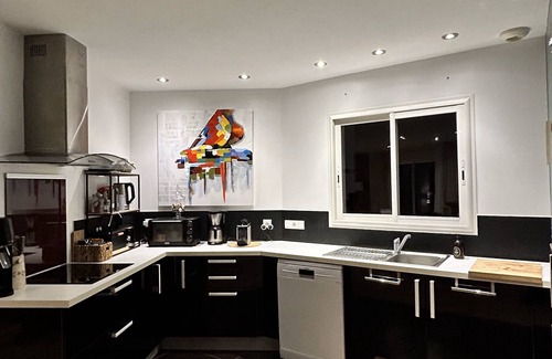 Bernac House | Air-conditioned single-storey house with 3 bedrooms and swimming pool