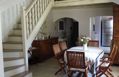 Avignon Villa | Air-conditioned villa for 8 people