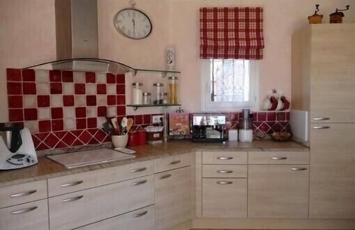 Pernes-les-Fontaines Villa | Air-conditioned villa with swimming pool Pernes Les Fontaines