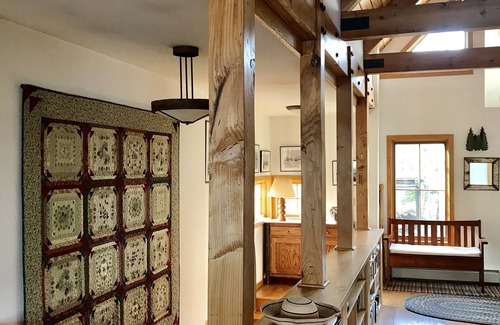 Tower Cabin | Air-Conditioned Year-Round Lakeshore Cabin