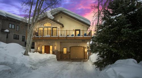 Steamboat Springs House | Air Conditioning & Heated Garage, Walking Distance to Steamboat Resort, Single Family Home