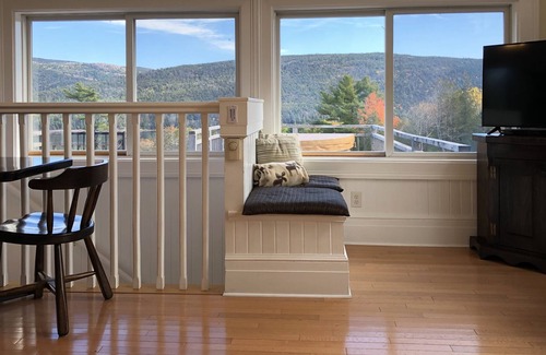 Hall Quarry Cottage | AIR CONDITIONING-Hot Tub-Fire Pit-Views of Somes Sound and Acadia National Park