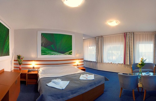Holic Hotel | AIR Hotel