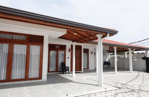 Rathmalana Villa | AirBlue Villa