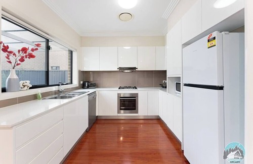 Carlingford House | Aircabin - Carlingford - Sydney - 4 Beds House