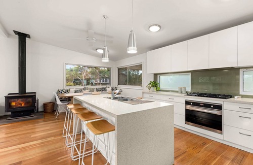 Aireys Inlet House | Aireys Tranquillity I 2 Living Rooms I Bush Views