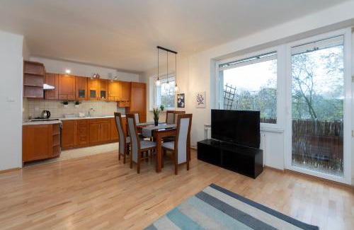 Srodmiescie Apartment | Airport&AtlasArena&OrientariumParking
