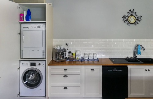 Redcliffe Bed & Breakfast | Airport B&B
