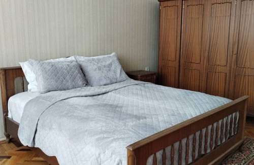 Oshakan House | Airport to Echmiadzin Guest House