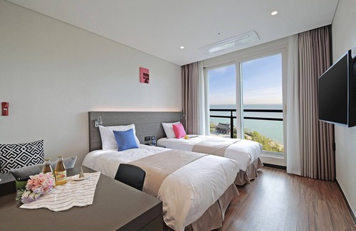 Yeongjong-dong Hotel | Airsky Hotel