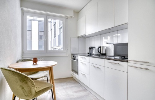Altstetten Apartment | Airy Altstetten 1.5 Room w/Storage & W/D, nr Local Market, by Blueground