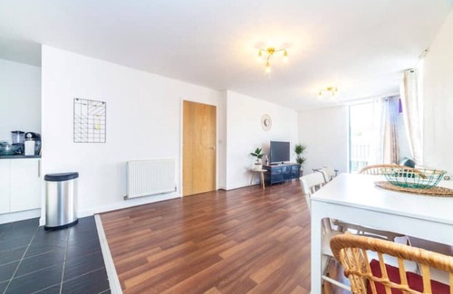 Greenwich West Apartment | Airy Bright 2Bed Apt Deptford, Canary Wharf