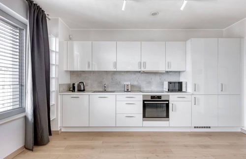 Gasperich Apartment | Airy Gasperich Studio w/Elevator, nr bus station, by Blueground