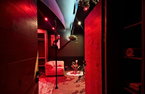 Lavaur Apartment | AKA LOVE ROOM