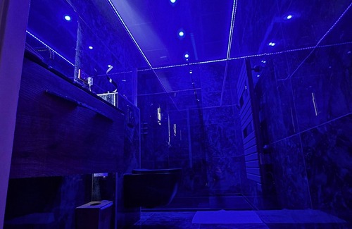 Lavaur Apartment | AKA LOVE ROOM