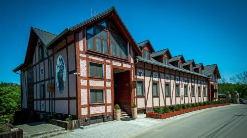 Oborniki Slaskie Resort | Akademia Kuraszków