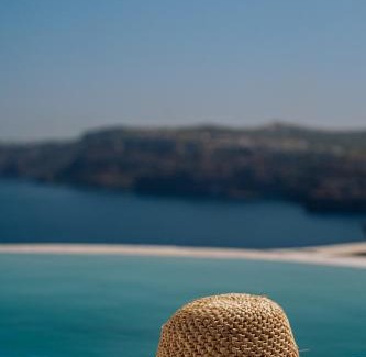 Akrotiri Villa | Akrorama private villas and suites