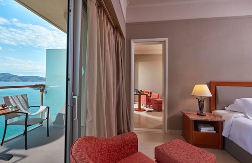 Agii Anargiri Hotel | AKS Hinitsa Bay