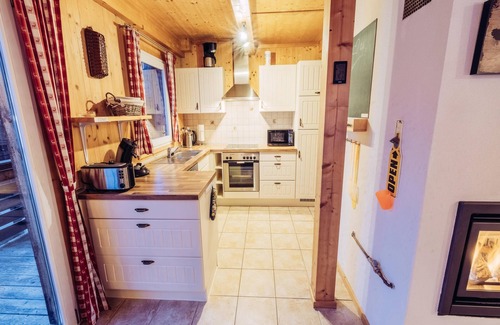 Sankt Georgen am Kreischberg Ski Chalet | Alpine house with a unique barrel sauna