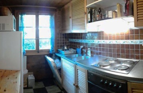 Champery Apartment | AL Champéry (Valais) conf apartment 4-6p, 2nd floor in wooden chalet, winter or summer.