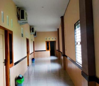 Praya Barat Hotel | AL KISWAH Homestay