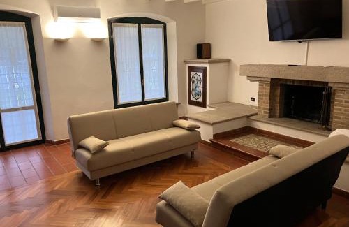 Magenta Villa | Al Portico Private Apartment