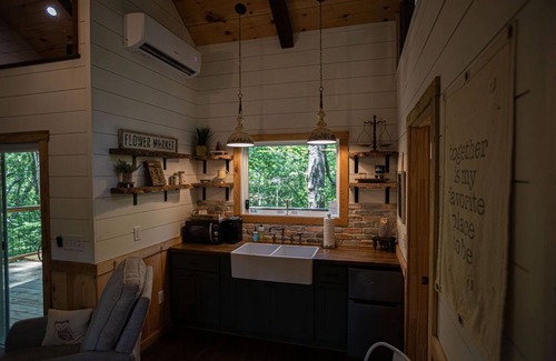 Dahlonega Cabin | Al's Nest: Secluded Treehouse Overlooking Creek